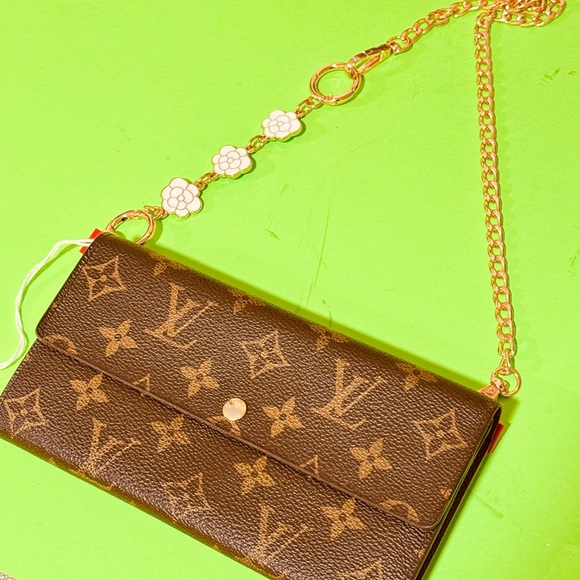 Louis Vuitton Brown Monogram Sarah long bifold wallet this is Labeled feature - Picture 7 of 15